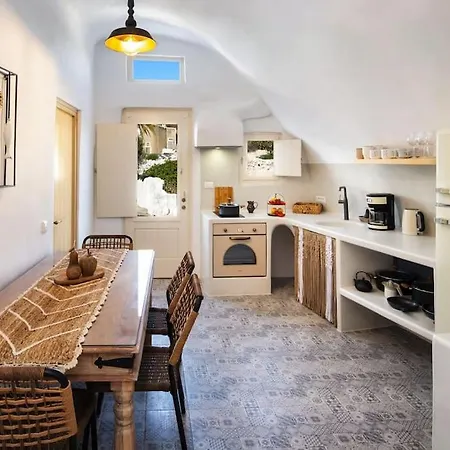 Villa Mystagoge Retreat Cave With An Indoor Pool And Gym Vothon